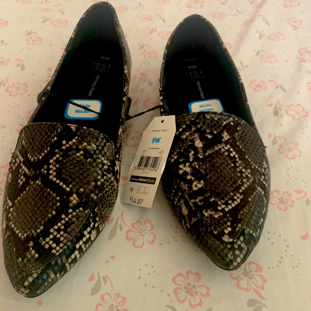 Snake skin flats